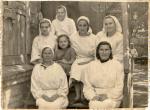 Шапошникова Пелагея Петровна, 1908 г.р. На фотографии Шапошникова П.П. первая слева в нижнем ряду и сотрудники госпиталя
